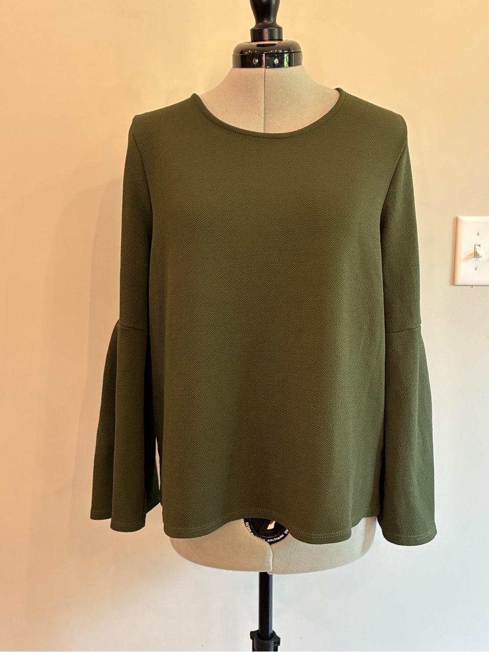 Green Envelope Olive Bell Sleeve Crewneck Top 0017